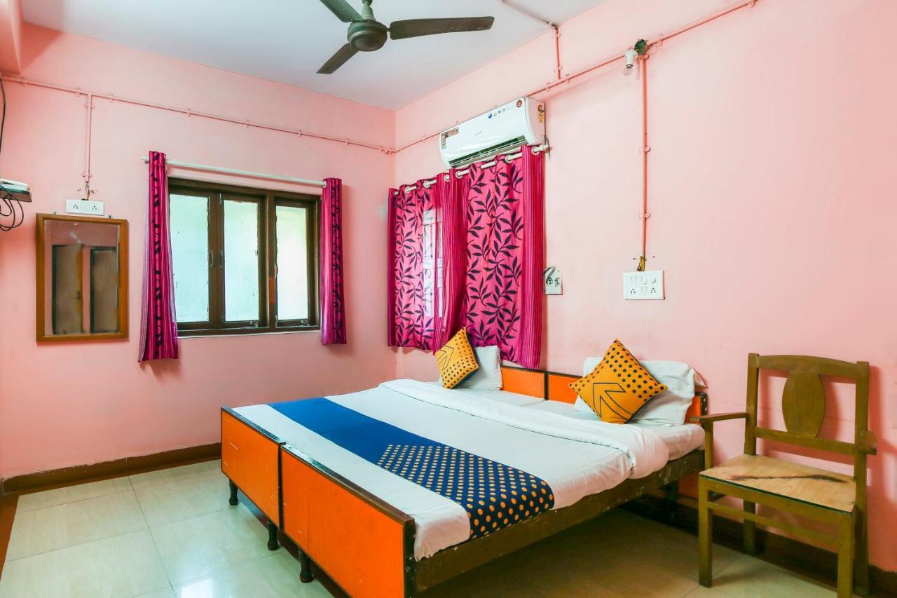 Spot On 67211 Hotel Gokul Daman Exterior photo